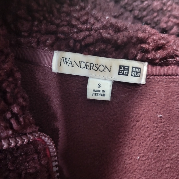 Jw Anderson X Uniqlo Red Hooded Faux Sherpa Hodded Vest Size S - Picture 3 of 3